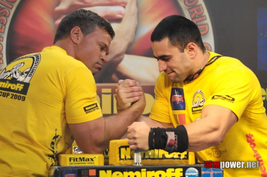 Nemiroff 2009 - Day 2 - Right hand # Siłowanie na ręce # Armwrestling # Armpower.net