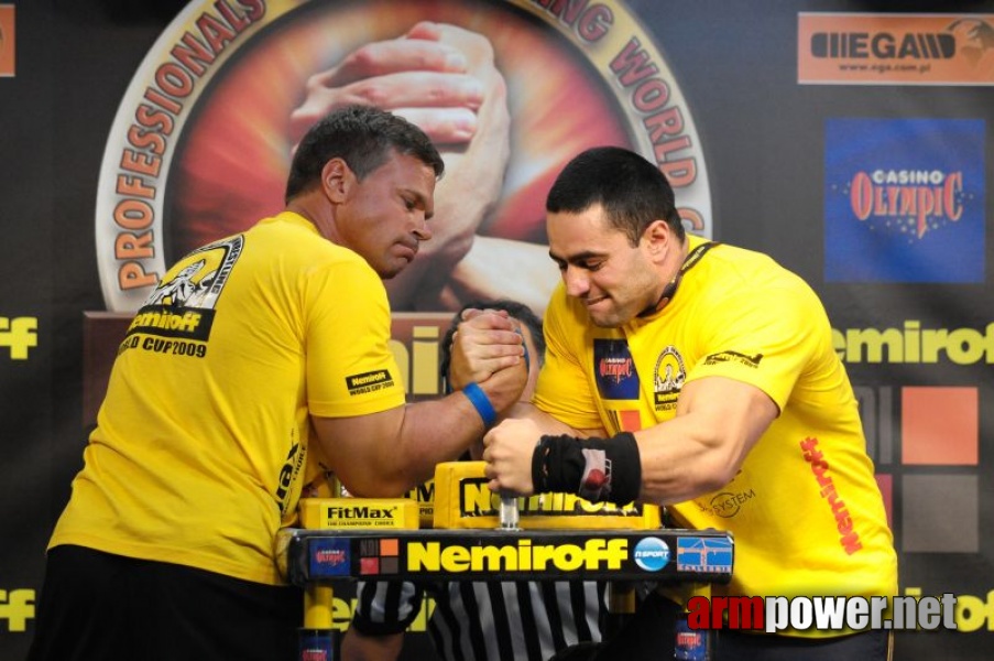 Nemiroff 2009 - Day 2 - Right hand # Armwrestling # Armpower.net