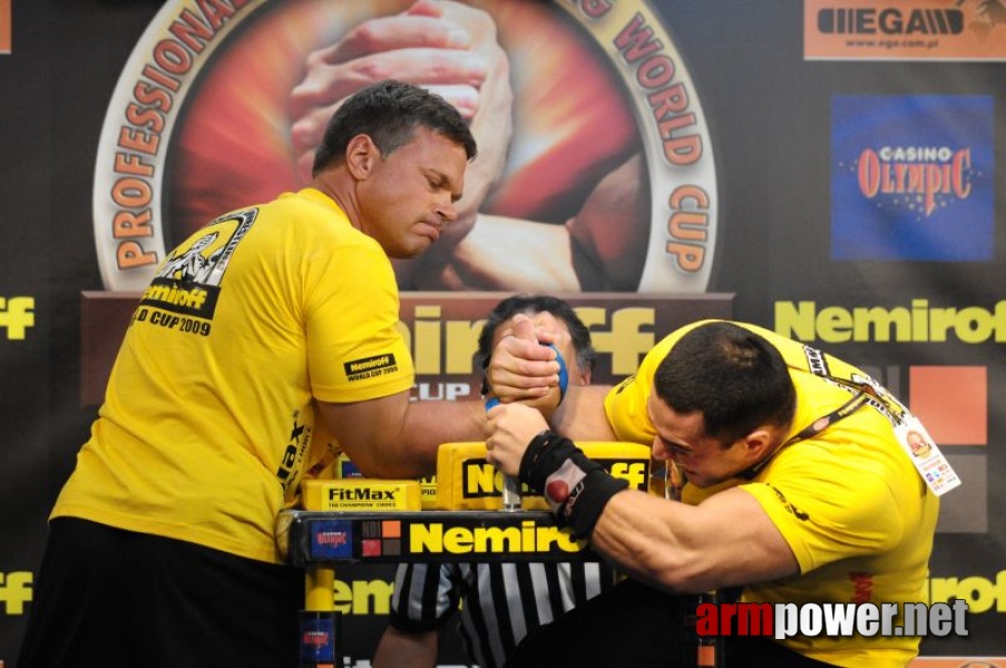 Nemiroff 2009 - Day 2 - Right hand # Siłowanie na ręce # Armwrestling # Armpower.net