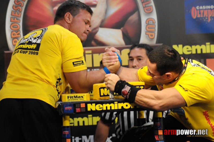 Nemiroff 2009 - Day 2 - Right hand # Siłowanie na ręce # Armwrestling # Armpower.net