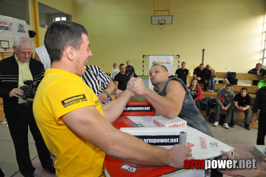 Debiuty 2010 - Stare Miasto # Siłowanie na ręce # Armwrestling # Armpower.net