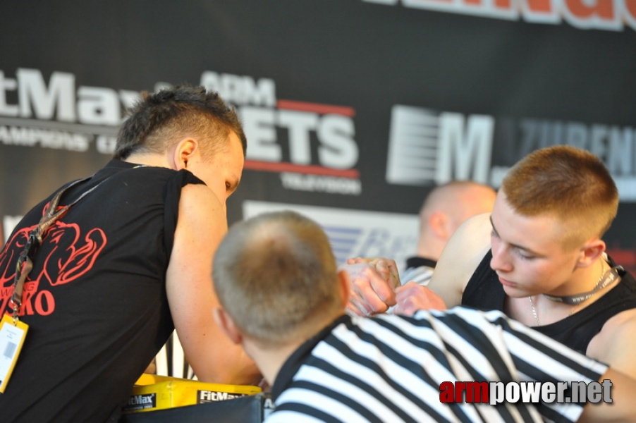 Mistrzostwa Polski 2011 - prawa reka # Siłowanie na ręce # Armwrestling # Armpower.net