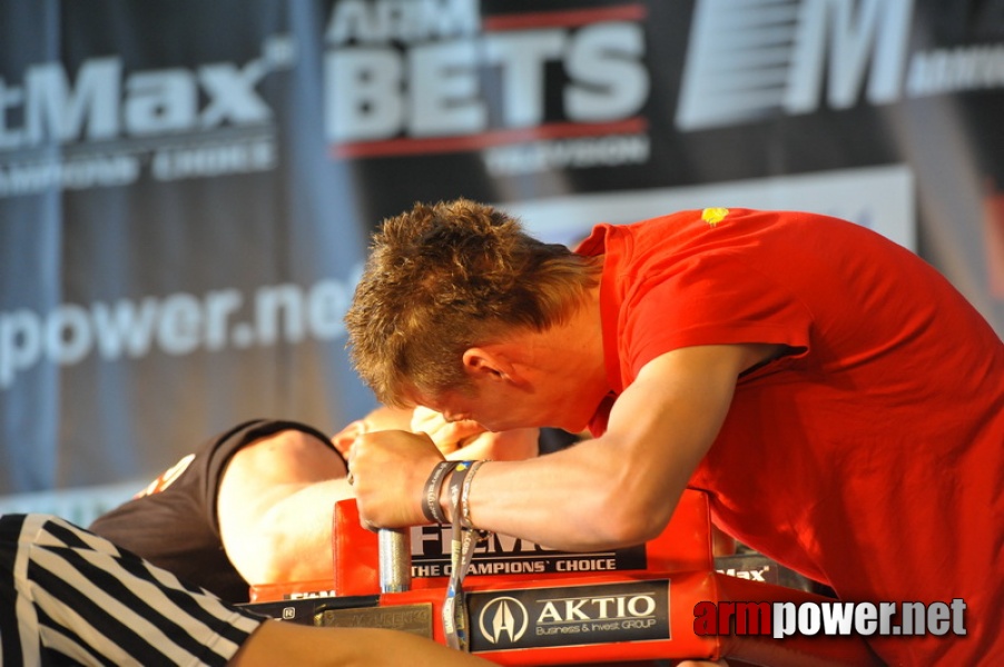 Mistrzostwa Polski 2011 - prawa reka # Siłowanie na ręce # Armwrestling # Armpower.net