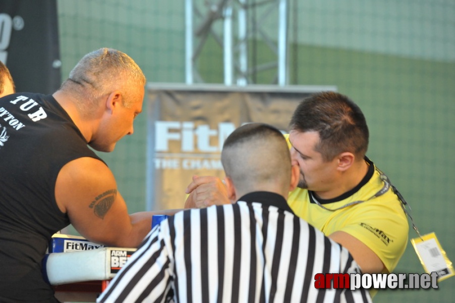 Mistrzostwa Polski 2011 - prawa reka # Siłowanie na ręce # Armwrestling # Armpower.net