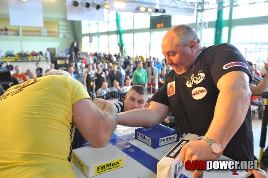 Mistrzostwa Polski 2011 - prawa reka # Siłowanie na ręce # Armwrestling # Armpower.net