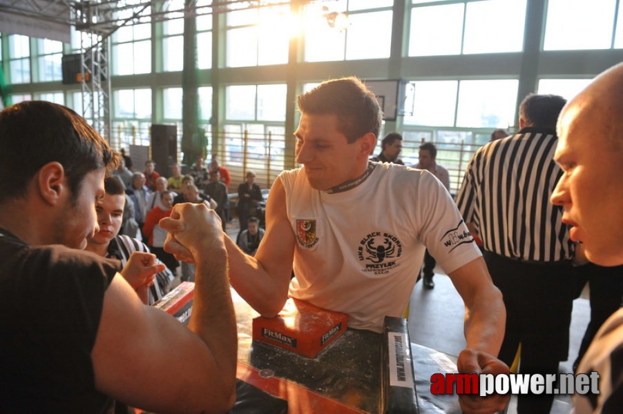 Mistrzostwa Polski 2011 - prawa reka # Siłowanie na ręce # Armwrestling # Armpower.net