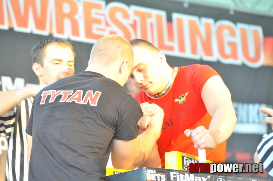 Mistrzostwa Polski 2011 - prawa reka # Siłowanie na ręce # Armwrestling # Armpower.net