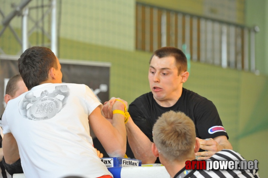 Mistrzostwa Polski 2011 - prawa reka # Siłowanie na ręce # Armwrestling # Armpower.net