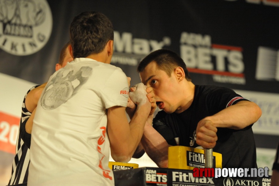 Mistrzostwa Polski 2011 - prawa reka # Siłowanie na ręce # Armwrestling # Armpower.net