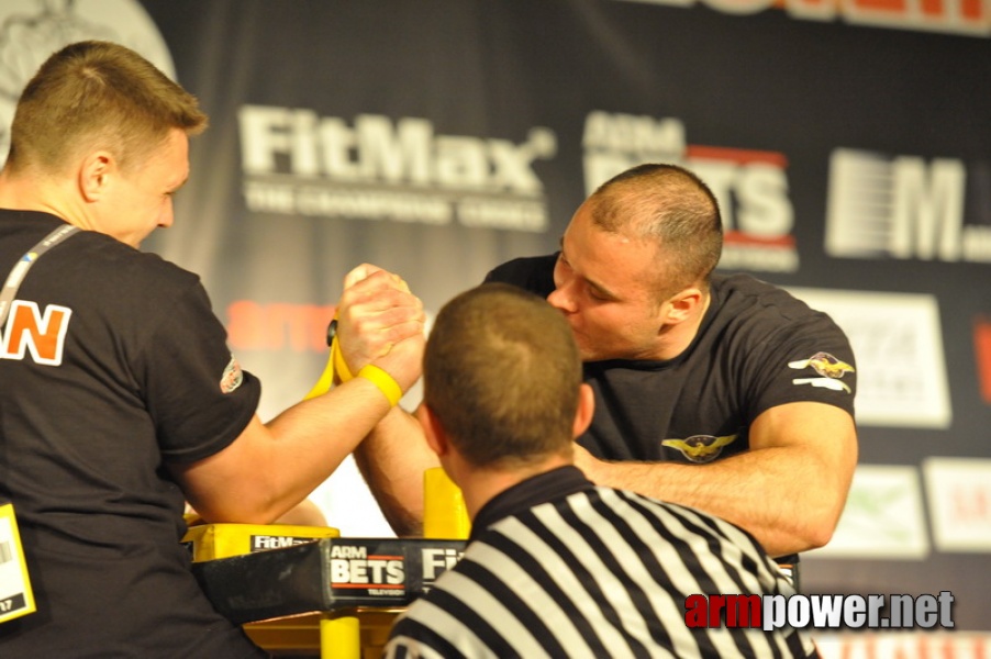 Mistrzostwa Polski 2011 - prawa reka # Siłowanie na ręce # Armwrestling # Armpower.net