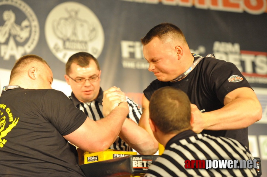 Mistrzostwa Polski 2011 - prawa reka # Siłowanie na ręce # Armwrestling # Armpower.net