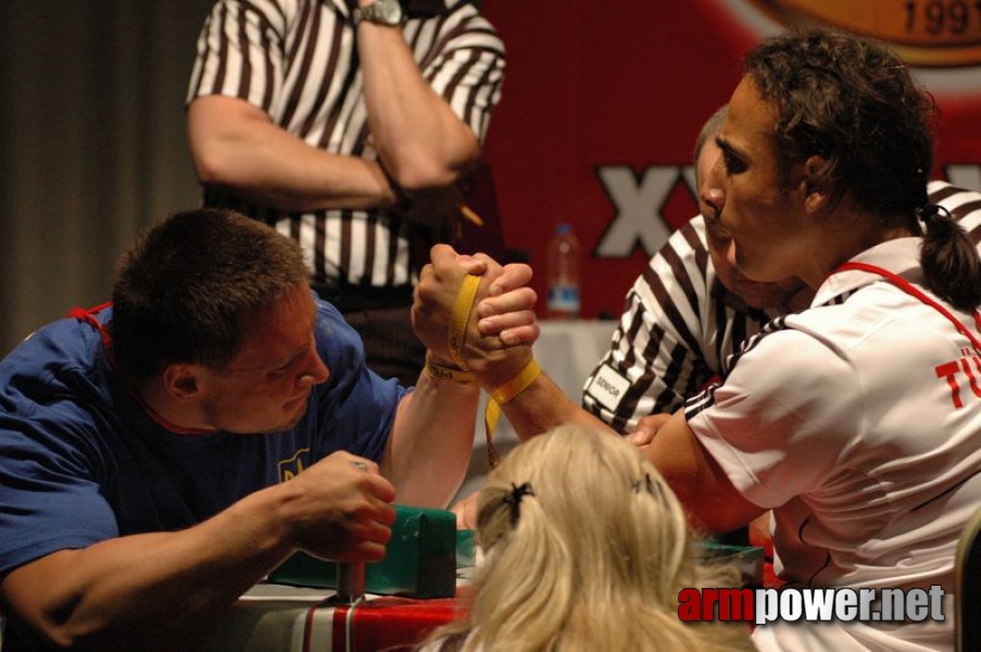 Europeans 2011 - Day 1 # Armwrestling # Armpower.net