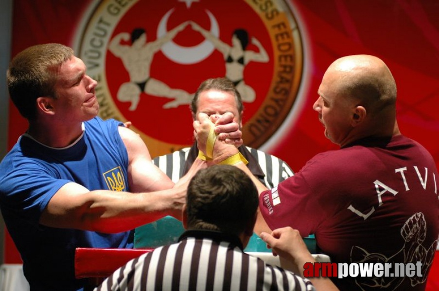 Europeans 2011 - Day 3 # Armwrestling # Armpower.net