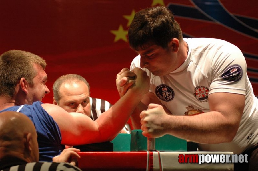 Europeans 2011 - Day 4 # Armwrestling # Armpower.net