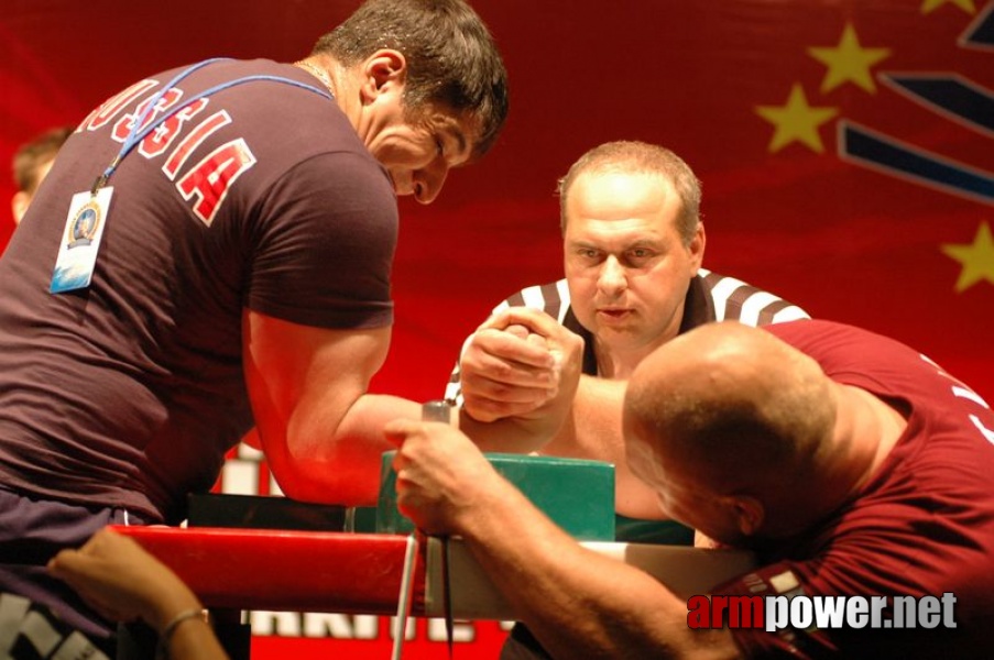 Europeans 2011 - Day 4 # Armwrestling # Armpower.net