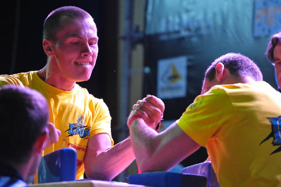 Lion Cup 2013 - Right Hand # Armwrestling # Armpower.net