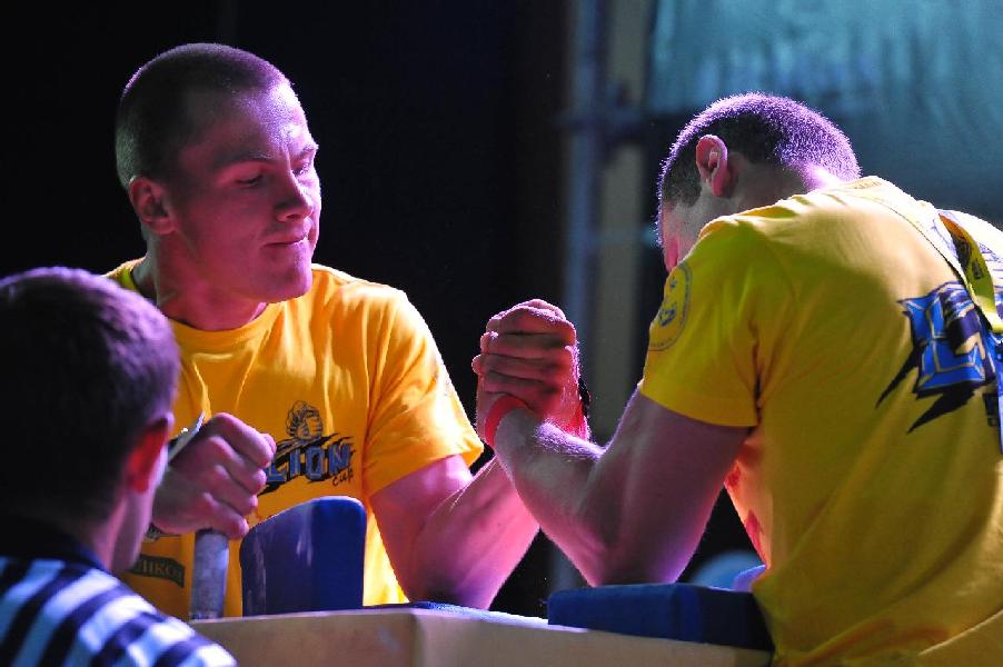 Lion Cup 2013 - Right Hand # Siłowanie na ręce # Armwrestling # Armpower.net