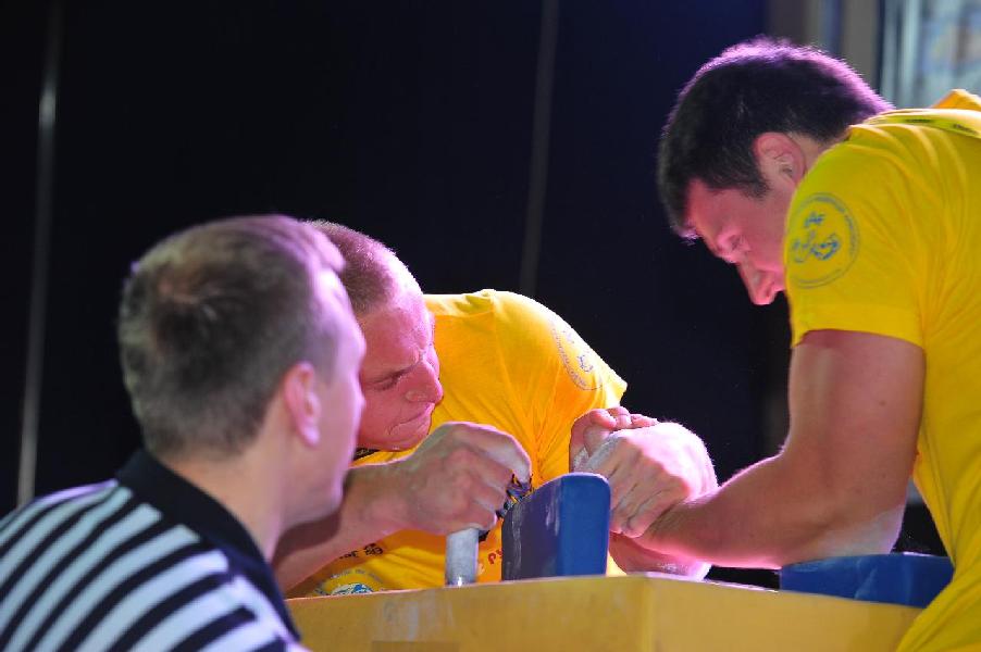 Lion Cup 2013 - Right Hand # Armwrestling # Armpower.net