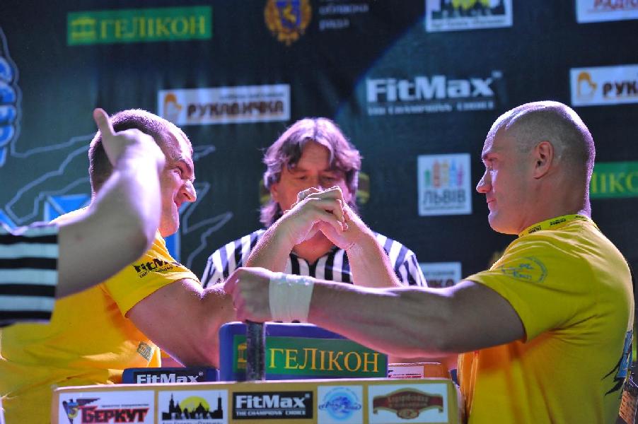 Lion Cup 2013 - Right Hand # Armwrestling # Armpower.net