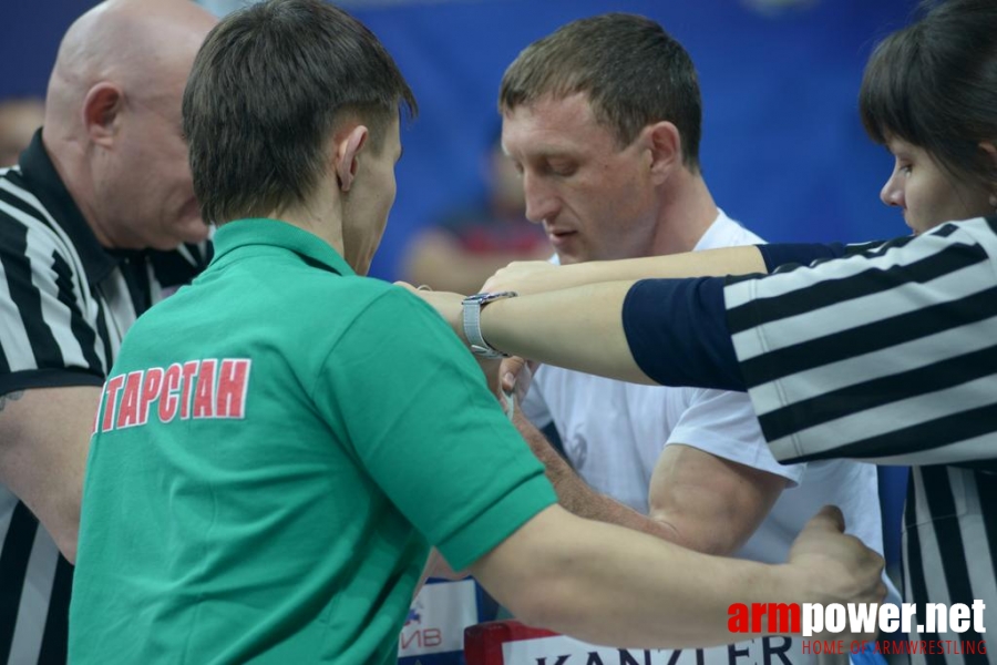 Russian National Championships 2014 - left hand # Armwrestling # Armpower.net