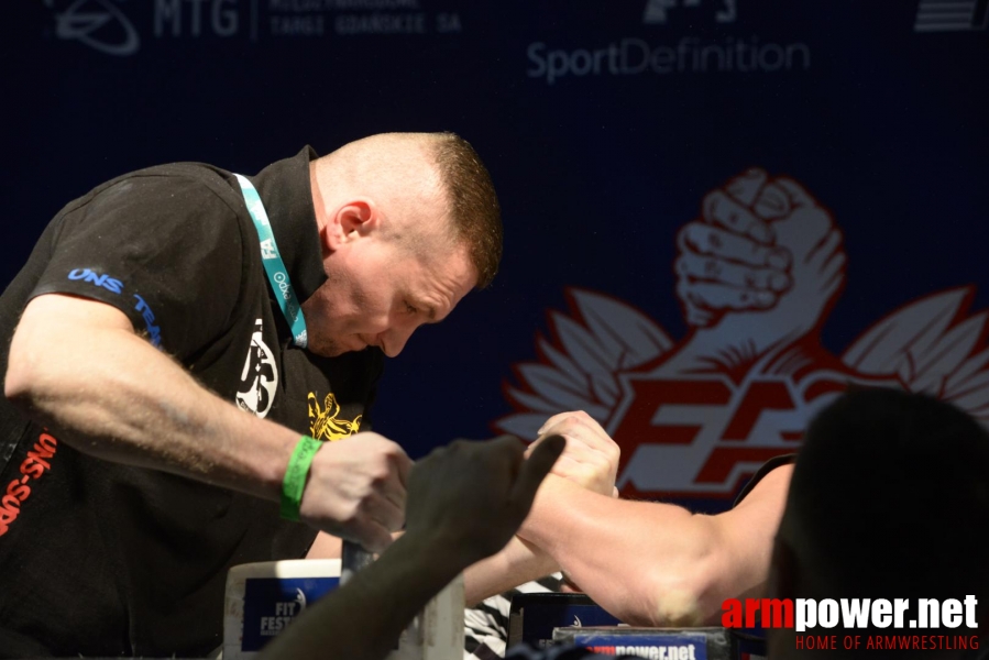 XV MISTRZOSTWA POLSKI - LEWA RĘKA # Siłowanie na ręce # Armwrestling # Armpower.net