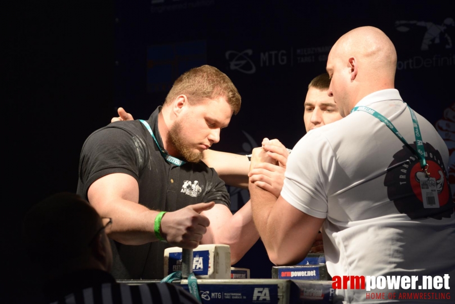 XV MISTRZOSTWA POLSKI - LEWA RĘKA # Siłowanie na ręce # Armwrestling # Armpower.net