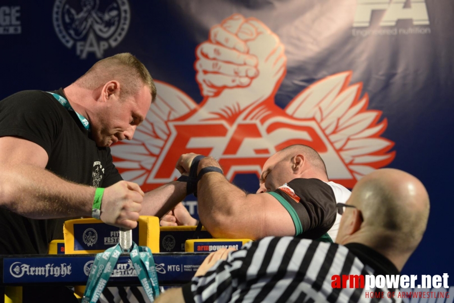 XV MISTRZOSTWA POLSKI - LEWA RĘKA # Siłowanie na ręce # Armwrestling # Armpower.net