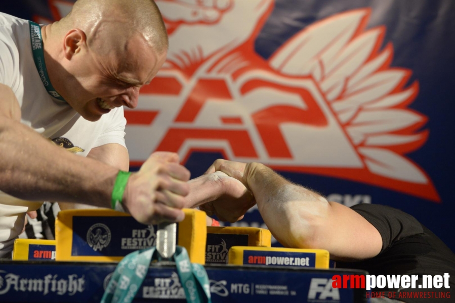 XV MISTRZOSTWA POLSKI - LEWA RĘKA # Siłowanie na ręce # Armwrestling # Armpower.net