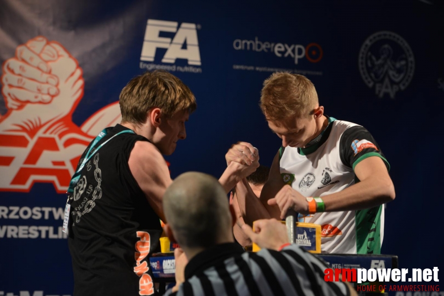 XV MISTRZOSTWA POLSKI - PRAWA RĘKA # Siłowanie na ręce # Armwrestling # Armpower.net