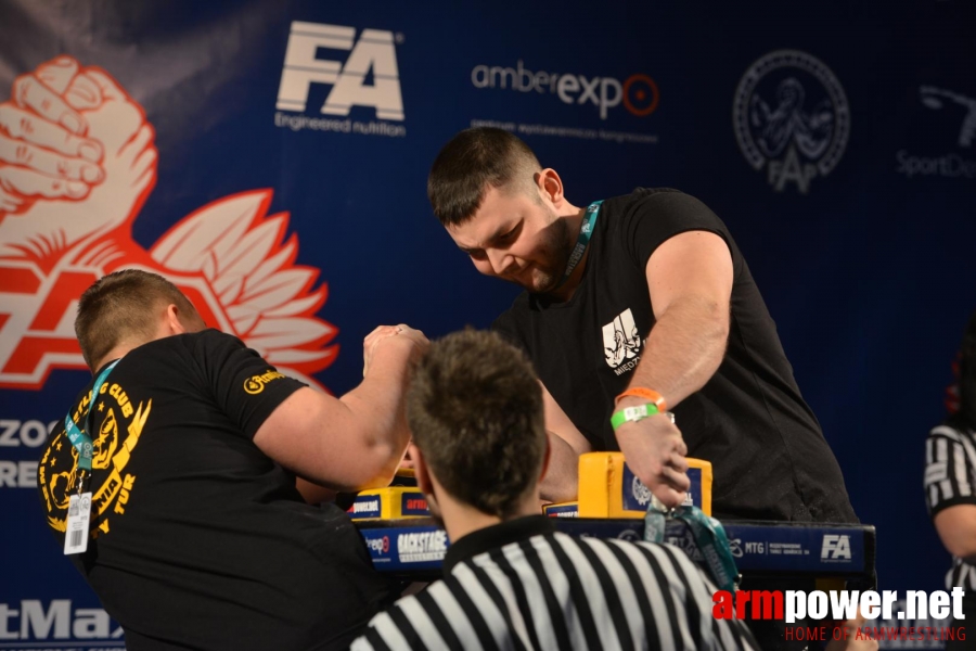 XV MISTRZOSTWA POLSKI - PRAWA RĘKA # Siłowanie na ręce # Armwrestling # Armpower.net