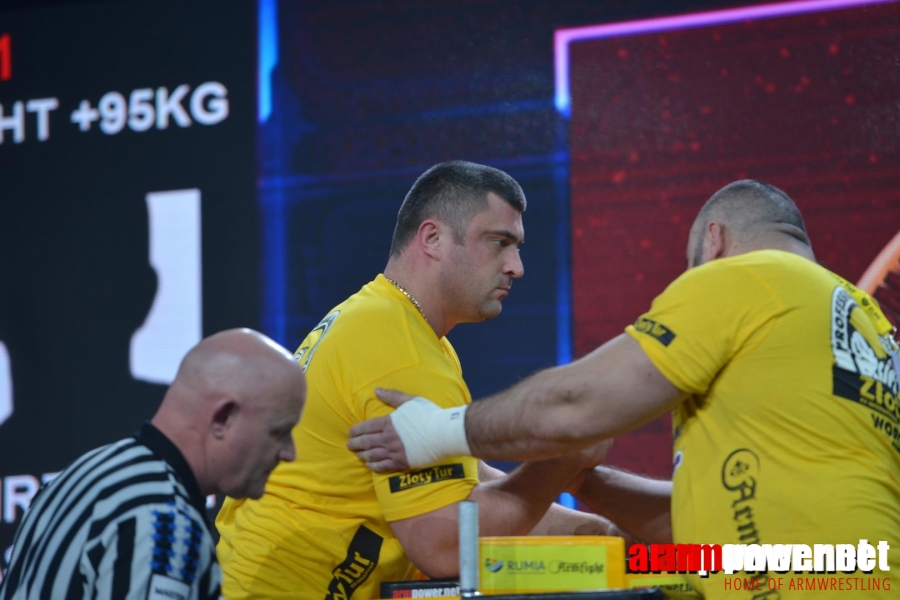 Zloty Tur 2015 - Right Hand # Siłowanie na ręce # Armwrestling # Armpower.net