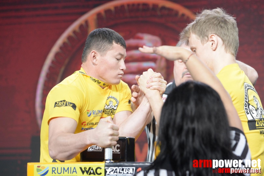 Zloty Tur 2015 by Mark Kazus - Left Hand # Siłowanie na ręce # Armwrestling # Armpower.net