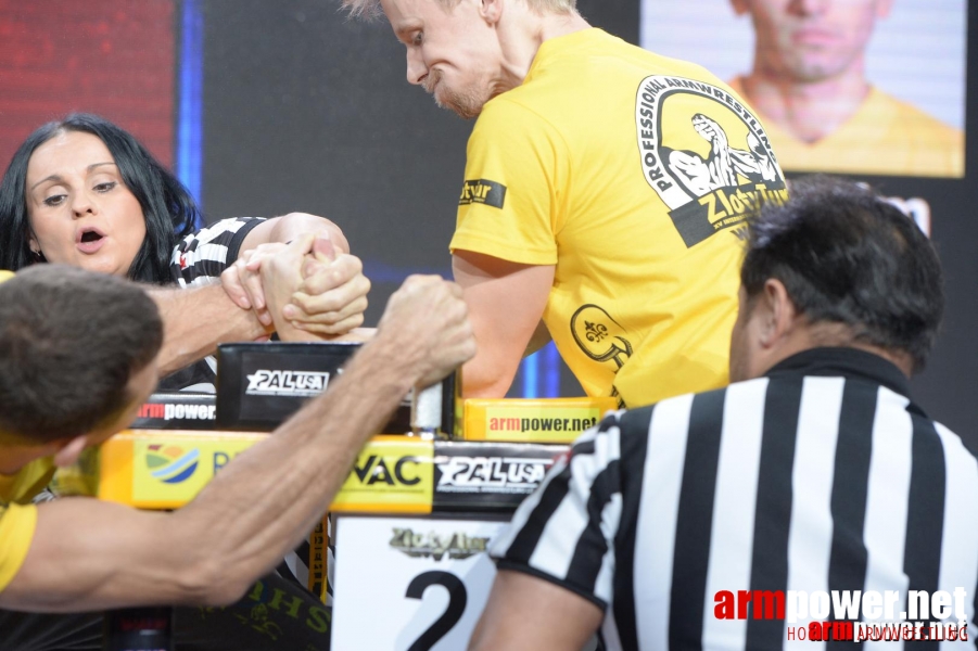 Zloty Tur 2015 by Mark Kazus - Left Hand # Siłowanie na ręce # Armwrestling # Armpower.net