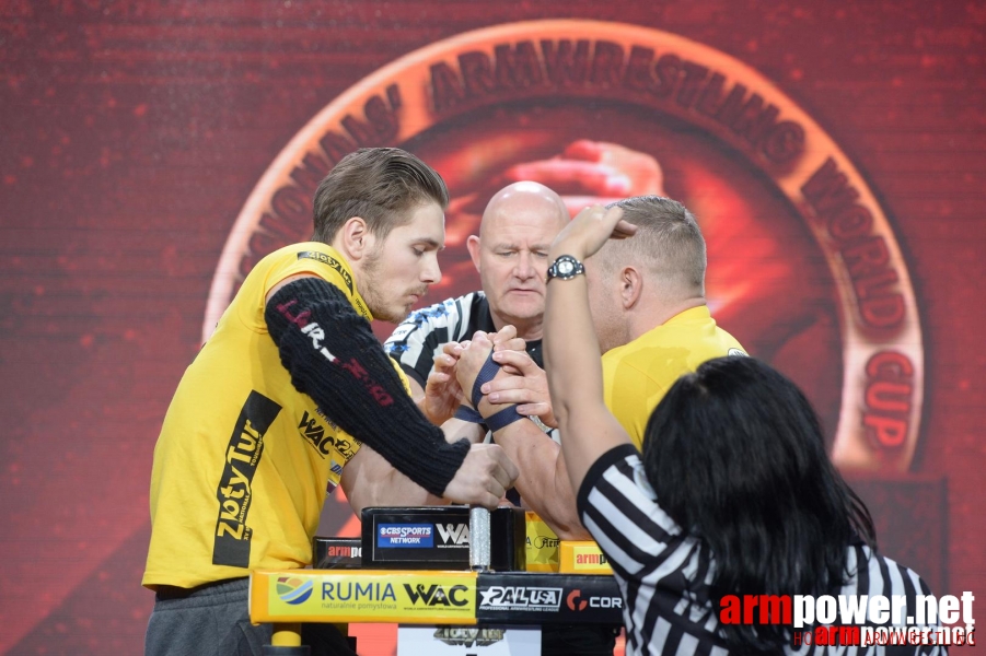 Zloty Tur 2015 by Mark Kazus - Left Hand # Armwrestling # Armpower.net