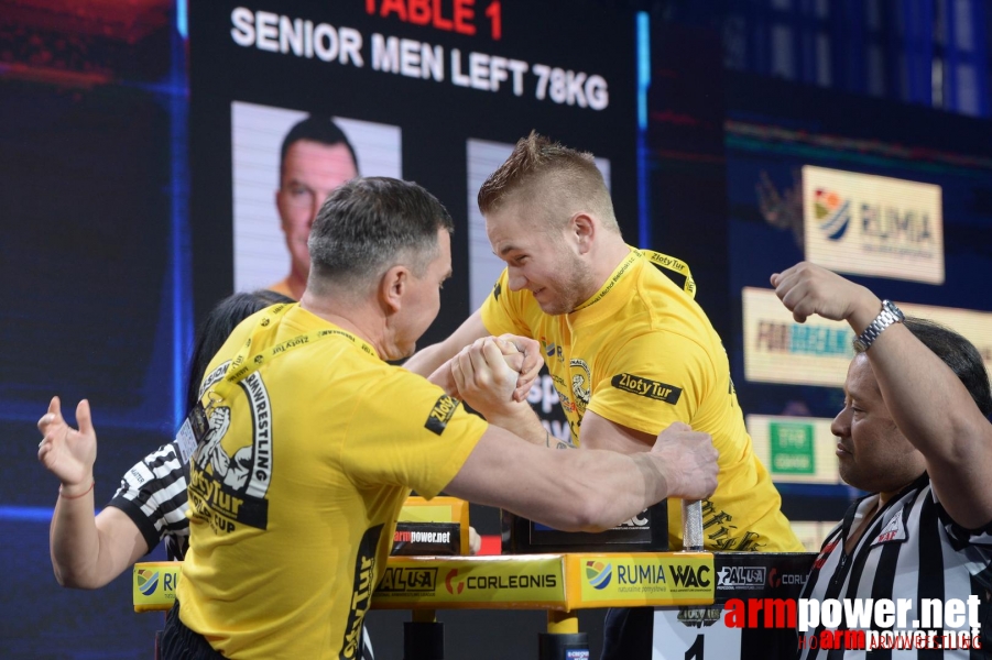 Zloty Tur 2015 by Mark Kazus - Left Hand # Armwrestling # Armpower.net