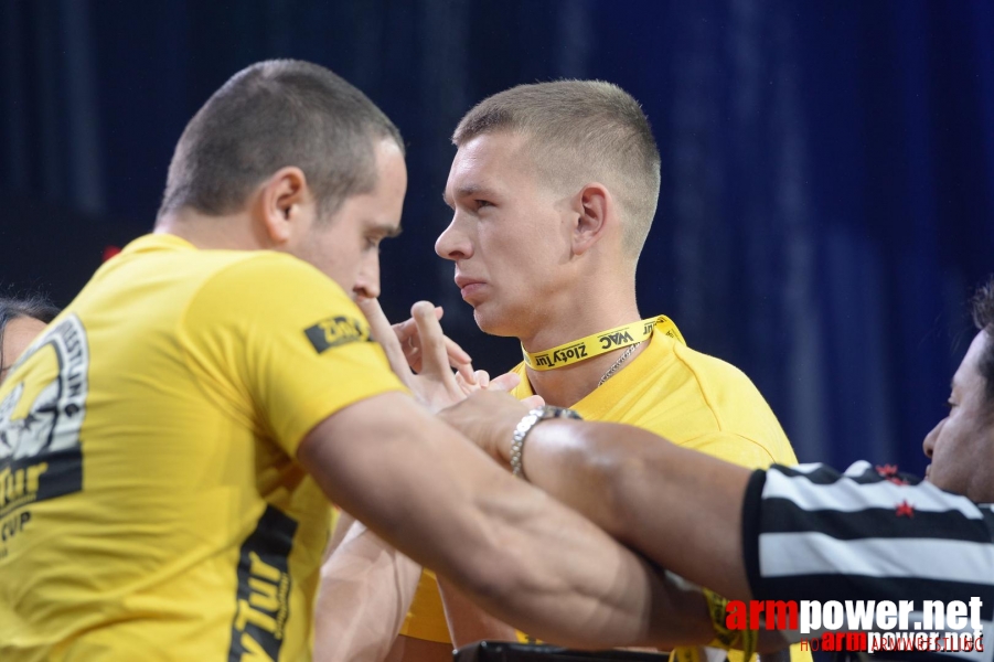 Zloty Tur 2015 by Mark Kazus - Left Hand # Siłowanie na ręce # Armwrestling # Armpower.net