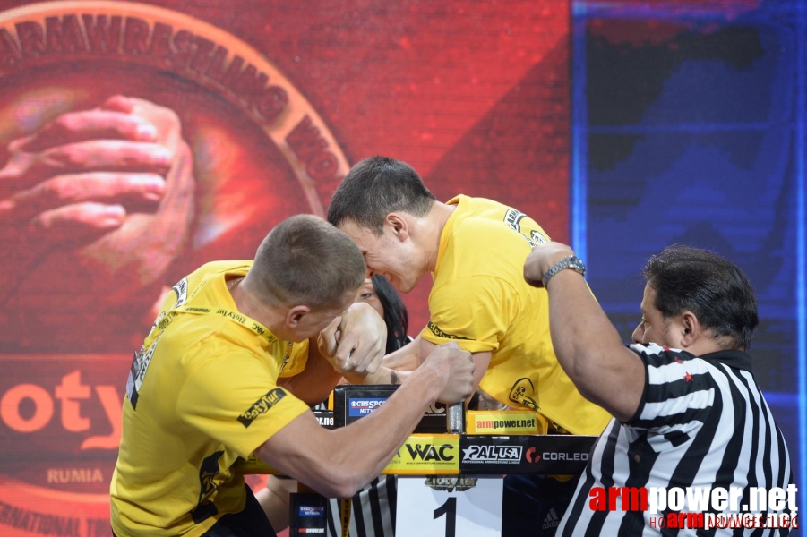 Zloty Tur 2015 by Mark Kazus - Left Hand # Siłowanie na ręce # Armwrestling # Armpower.net