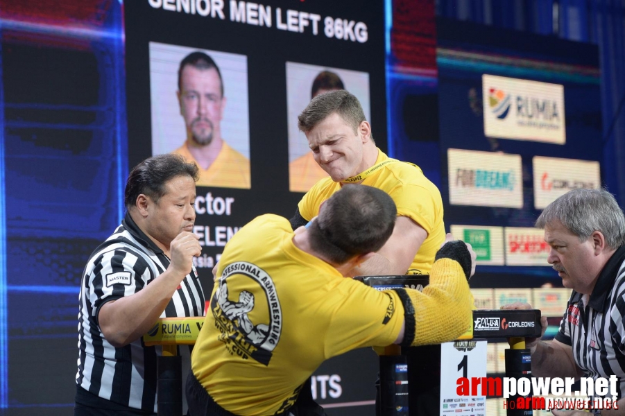 Zloty Tur 2015 by Mark Kazus - Left Hand # Armwrestling # Armpower.net