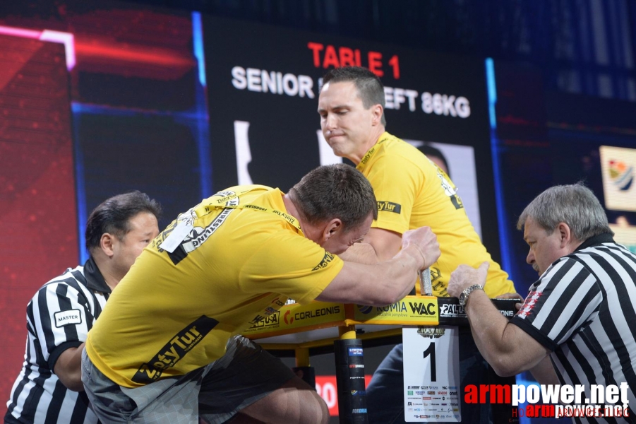 Zloty Tur 2015 by Mark Kazus - Left Hand # Siłowanie na ręce # Armwrestling # Armpower.net