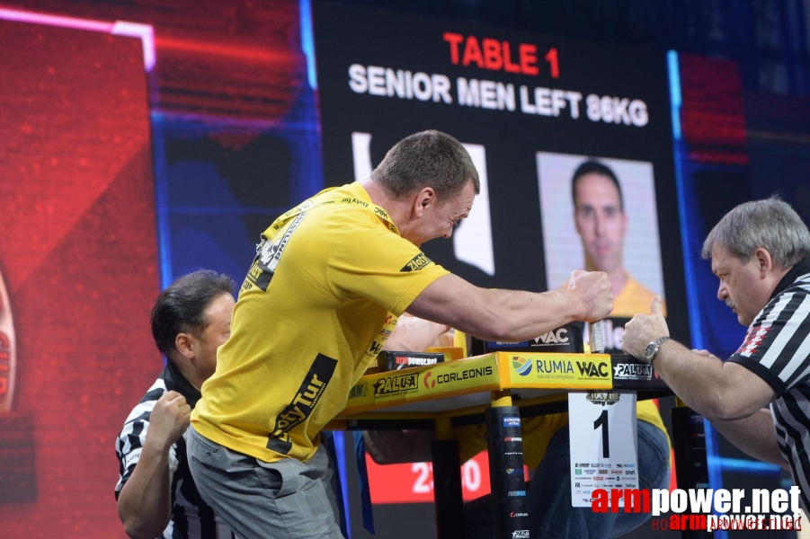 Zloty Tur 2015 by Mark Kazus - Left Hand # Armwrestling # Armpower.net