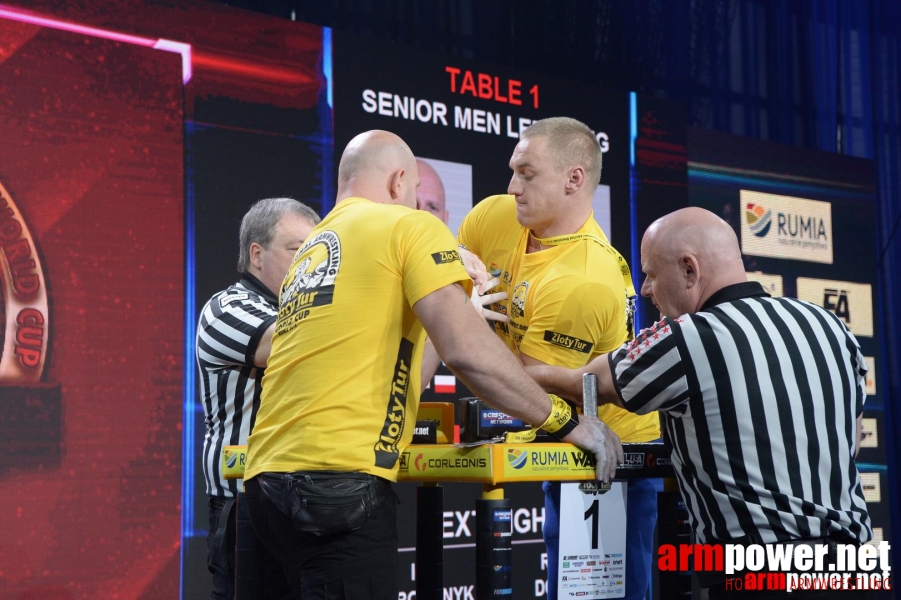 Zloty Tur 2015 by Mark Kazus - Left Hand # Armwrestling # Armpower.net