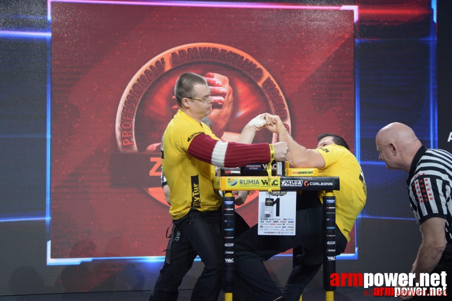 Zloty Tur 2015 by Mark Kazus - Left Hand # Armwrestling # Armpower.net