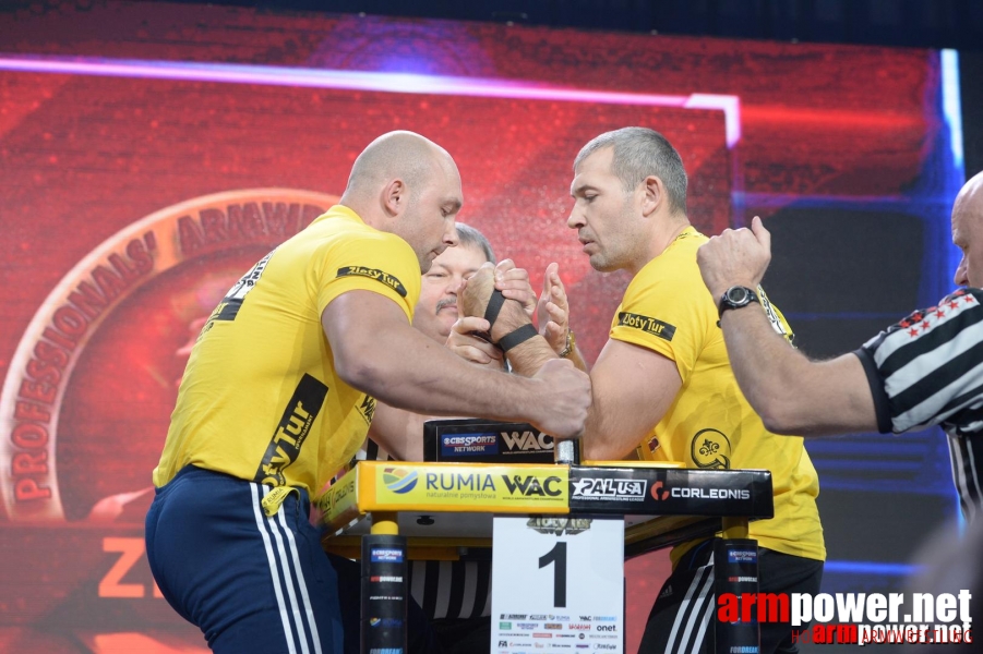 Zloty Tur 2015 by Mark Kazus - Left Hand # Armwrestling # Armpower.net