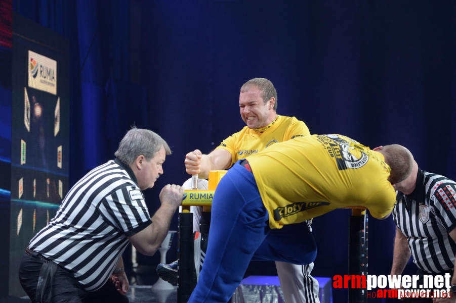 Zloty Tur 2015 by Mark Kazus - Left Hand # Siłowanie na ręce # Armwrestling # Armpower.net