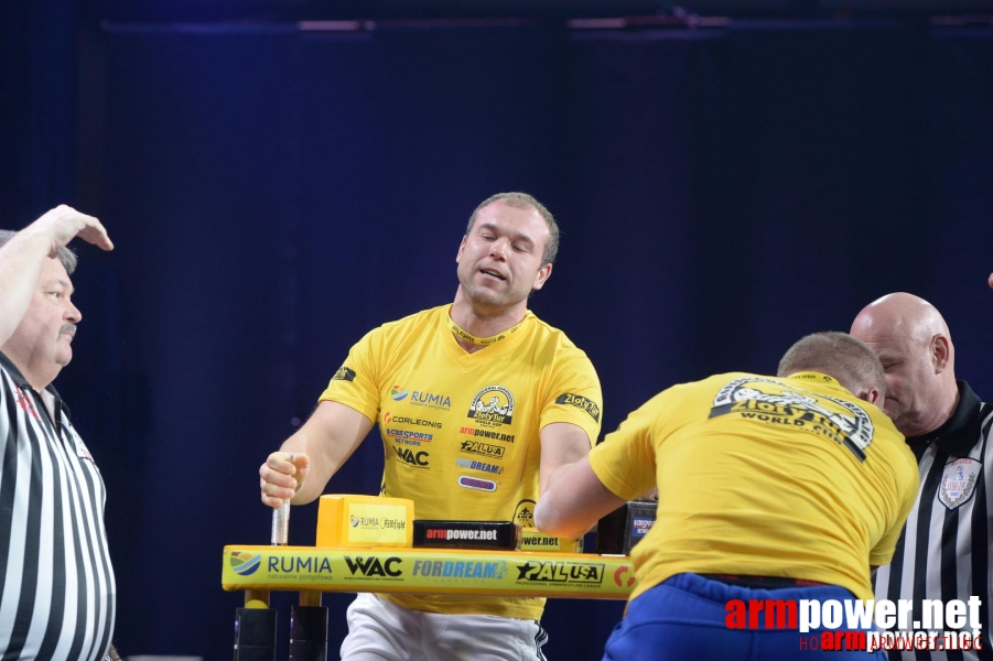 Zloty Tur 2015 by Mark Kazus - Left Hand # Siłowanie na ręce # Armwrestling # Armpower.net