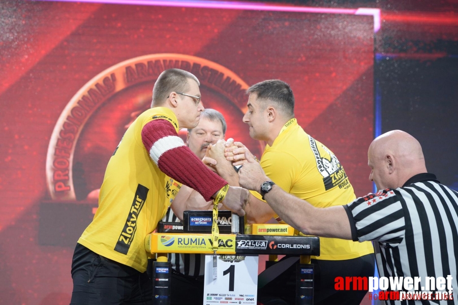 Zloty Tur 2015 by Mark Kazus - Left Hand # Armwrestling # Armpower.net