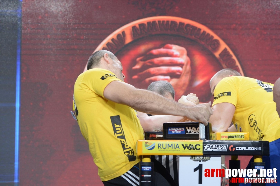 Zloty Tur 2015 by Mark Kazus - Left Hand # Armwrestling # Armpower.net