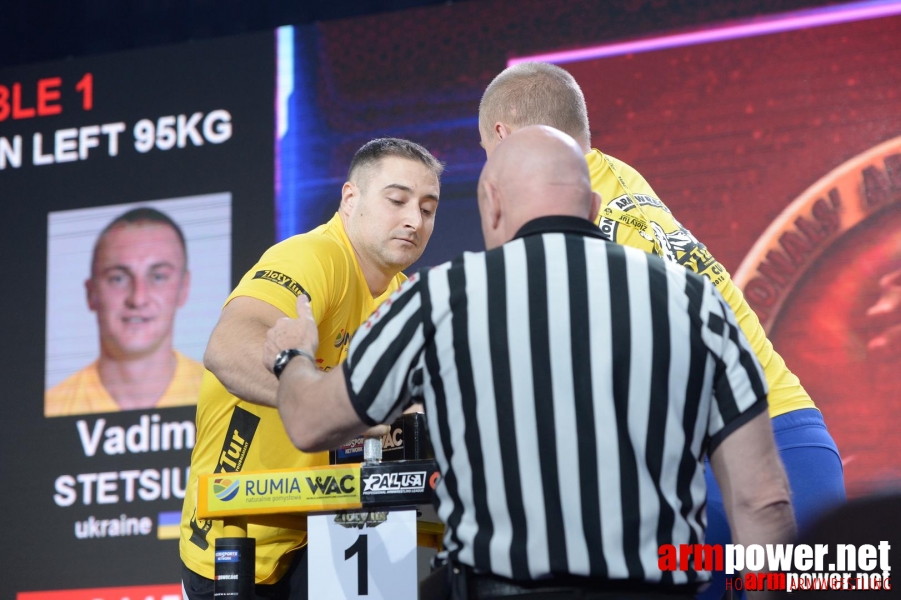 Zloty Tur 2015 by Mark Kazus - Left Hand # Armwrestling # Armpower.net