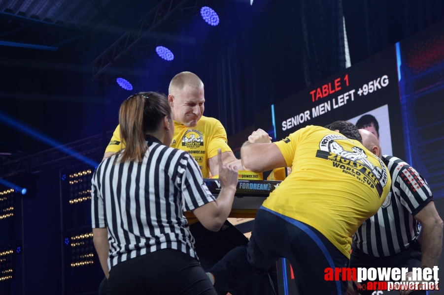 Zloty Tur 2015 by Mark Kazus - Left Hand # Siłowanie na ręce # Armwrestling # Armpower.net