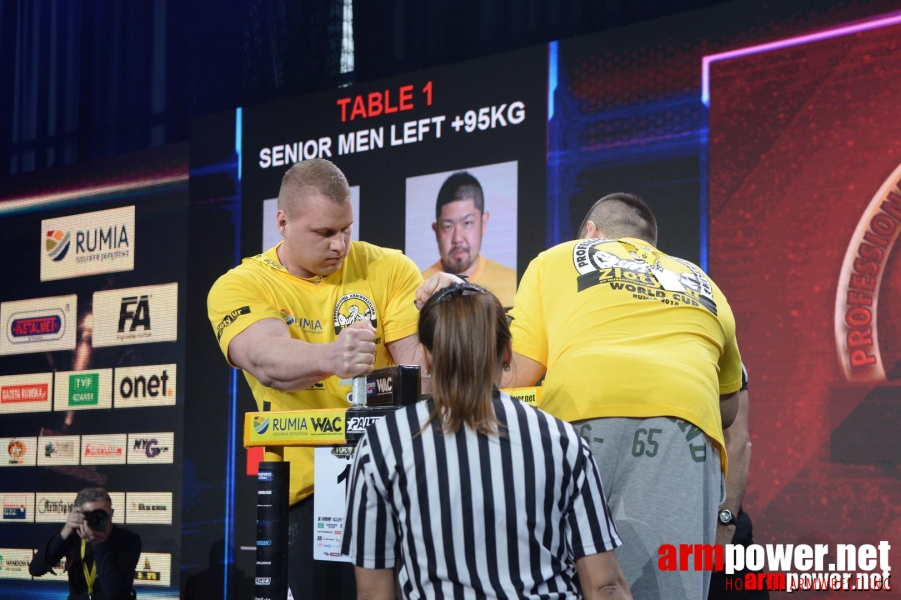 Zloty Tur 2015 by Mark Kazus - Left Hand # Siłowanie na ręce # Armwrestling # Armpower.net